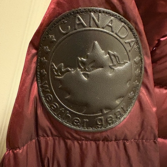 Canada Weather Gear Women’s Puffer Jacket Burgundy Hooded Lightweight Coat Sz S - Picture 5 of 13